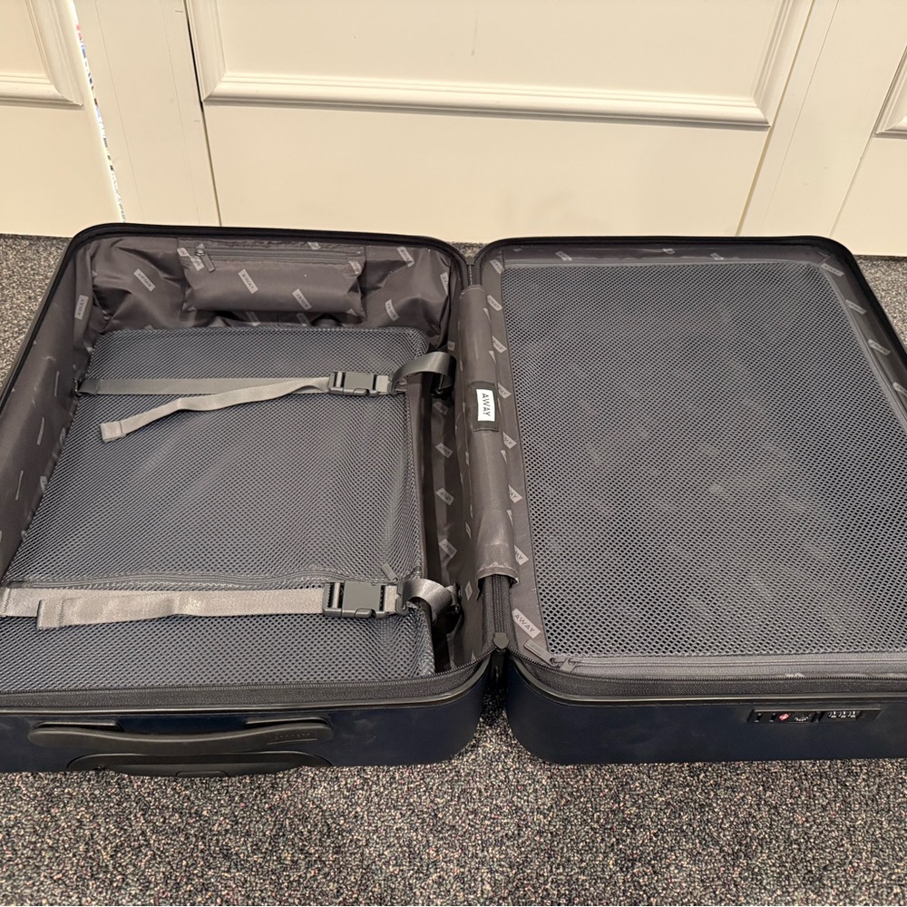 Away ‘Medium’ Midnight Blue Travel Suitcase - Picture 5 of 13